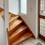 1 Bedroom Cozy In Apartment