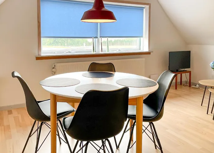 1 Bedroom Cozy In